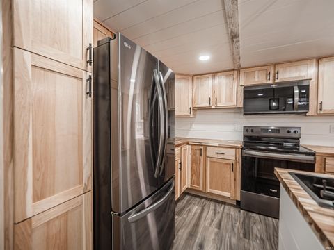 Tiny photo for 5233 State Route 261 Highway, Newburgh, IN 47630 (MLS # 202604197)