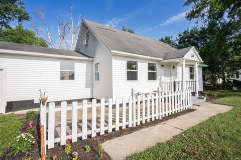 Photo of 33 Southdowns Drive, Kokomo, IN 46902 (MLS # 202629924)