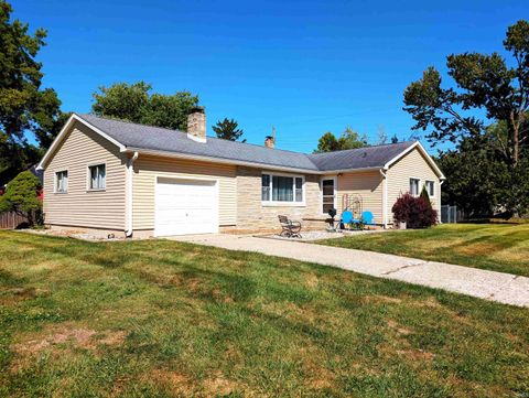 Photo of 1310 Warren Drive, Lafayette, IN 47905 (MLS # 202537682)