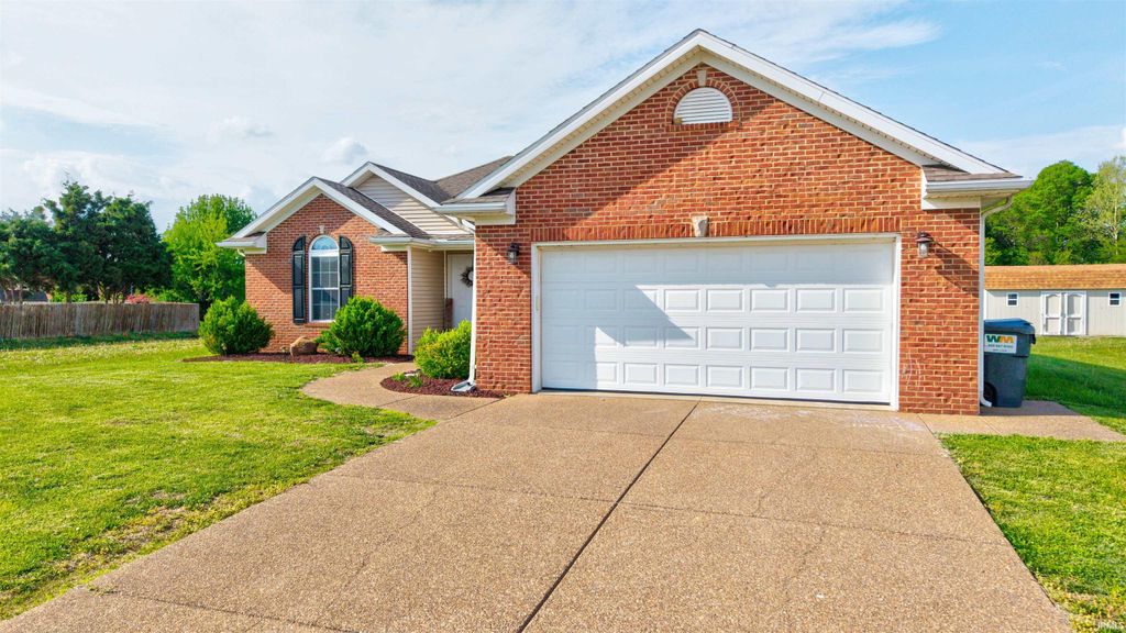 Photo of 3606 Wayland Drive, Evansville, IN 47725 (MLS # 202613646)