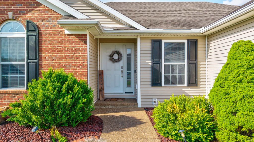 Photo of 3606 Wayland Drive, Evansville, IN 47725 (MLS # 202613646)
