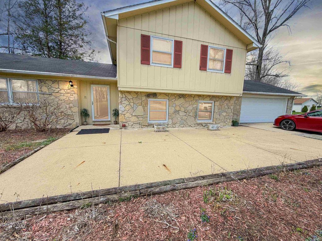 Photo of 4556 N Wildwood Drive, Frankfort, IN 46041 (MLS # 202611810)