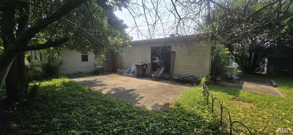 Photo of 1515 Macarthur Drive, Evansville, IN 47714 (MLS # 202630942)