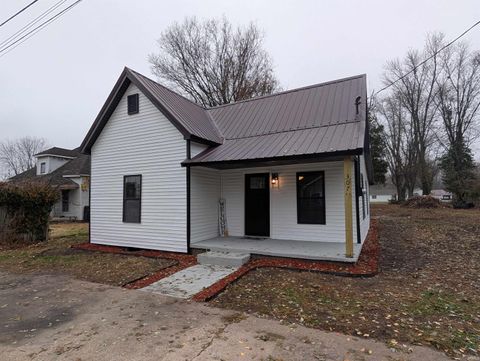 Photo of 307 W Giltner Street, Oaktown, IN 47561 (MLS # 202546668)