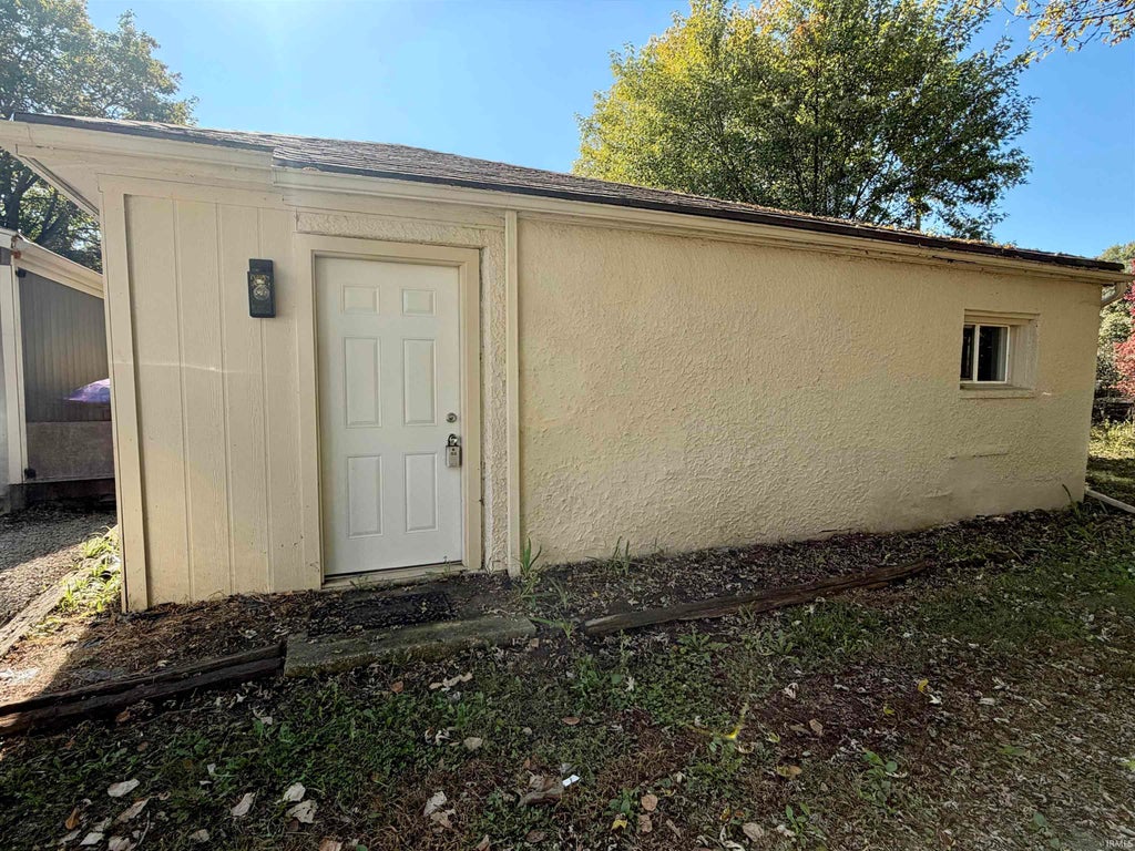 Photo of 718 1/2 N Mill Street, North Manchester, IN 46962 (MLS # 202644001)
