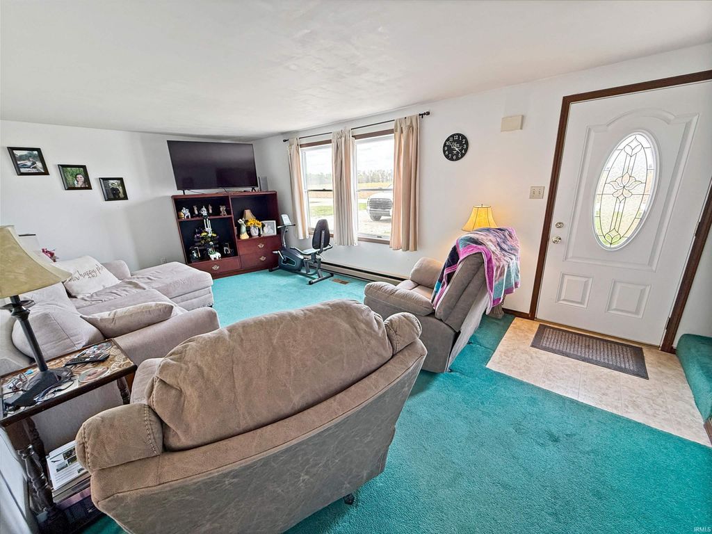 Photo of 2423 N 440 W, Jasper, IN 47546 (MLS # 202612837)