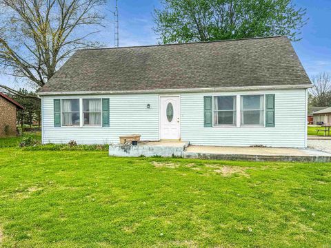 Photo of 2423 N 440 W, Jasper, IN 47546 (MLS # 202612837)