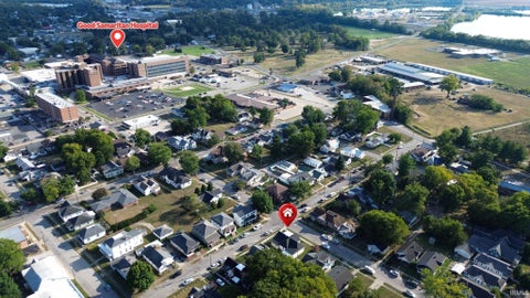 Tiny photo for 425 S 4th Street, Vincennes, IN 47591 (MLS # 202636879)
