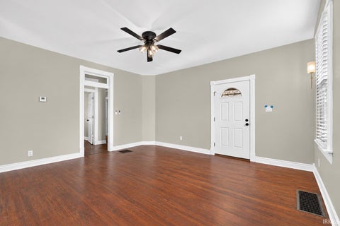 Tiny photo for 425 S 4th Street, Vincennes, IN 47591 (MLS # 202636879)