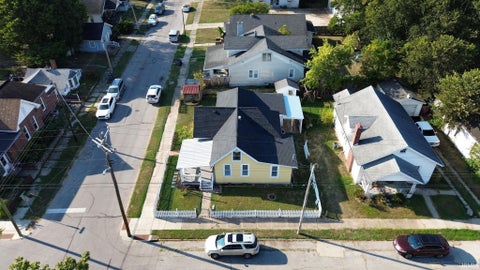 Tiny photo for 425 S 4th Street, Vincennes, IN 47591 (MLS # 202636879)