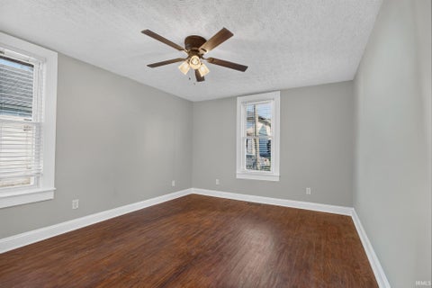 Tiny photo for 425 S 4th Street, Vincennes, IN 47591 (MLS # 202636879)