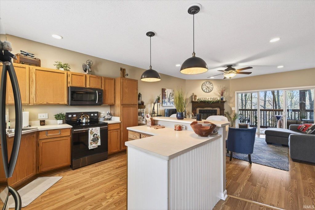 Photo of 9632 S Bay Pointe Court #9, Bloomington, IN 47401 (MLS # 202609212)