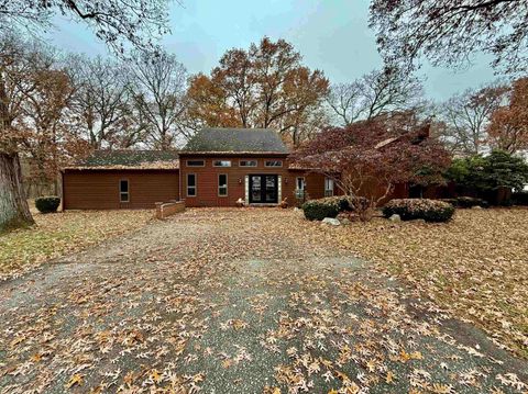 Photo of 471 N 48 E, Winamac, IN 46996 (MLS # 202547461)