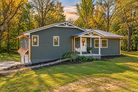 Photo of 605 E St Rd 124 Highway, Wabash, IN 46992 (MLS # 202643610)