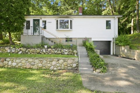Photo of 3385 W Shady Side Road, Angola, IN 46703 (MLS # 202628025)