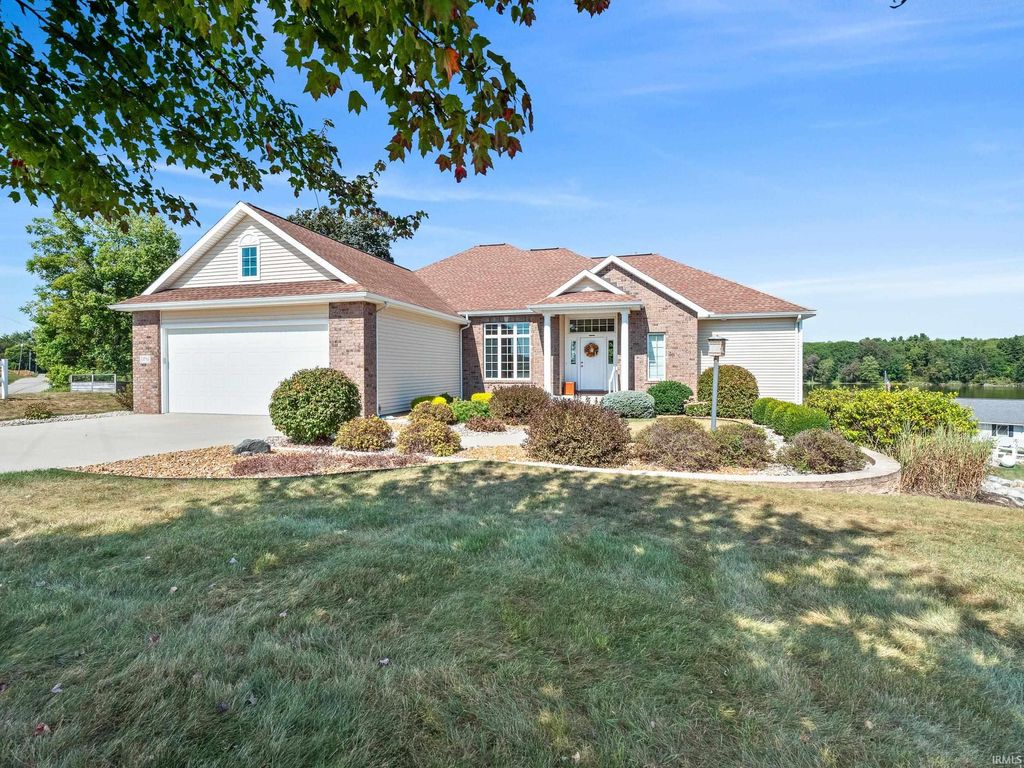 Photo of 0781 E Willow Lane, Wawaka, IN 46794 (MLS # 202613995)