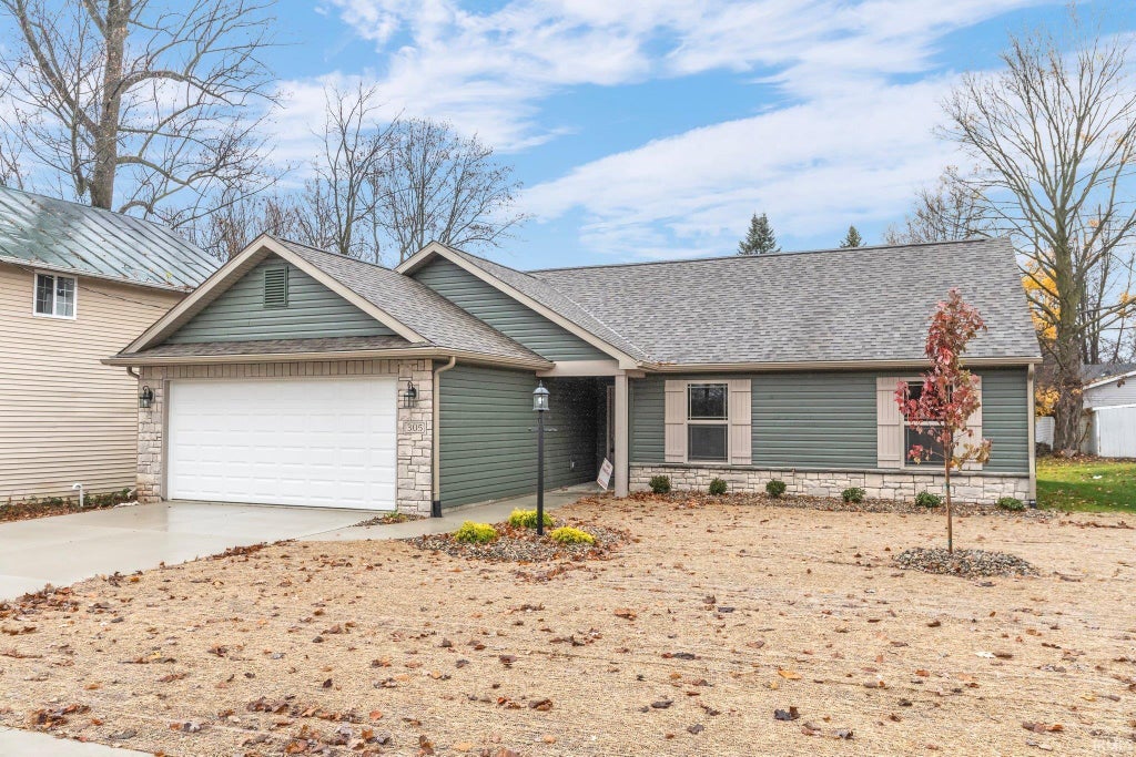 Photo of 305 E Toledo Street, Fremont, IN 46737 (MLS # 202640036)
