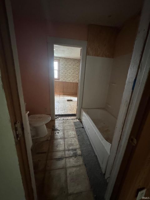 Tiny photo for 309 Loveland Avenue, Peru, IN 46970 (MLS # 202517374)