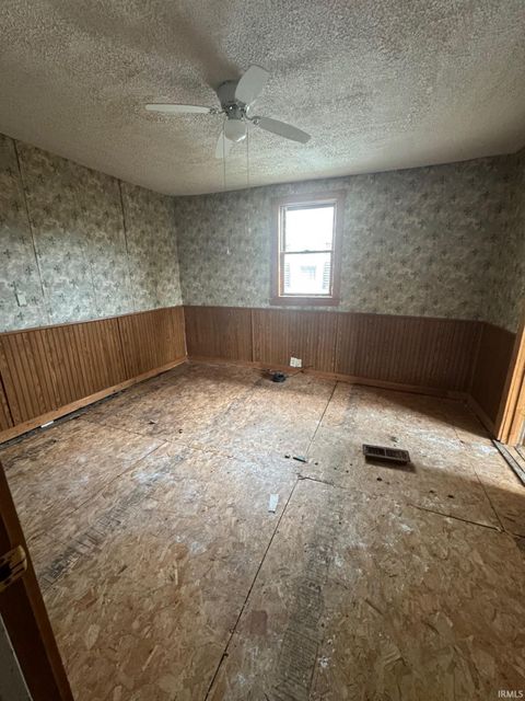 Tiny photo for 309 Loveland Avenue, Peru, IN 46970 (MLS # 202517374)