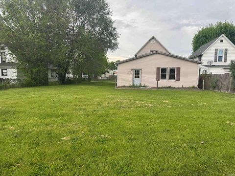 Tiny photo for 309 Loveland Avenue, Peru, IN 46970 (MLS # 202517374)