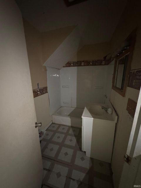 Tiny photo for 309 Loveland Avenue, Peru, IN 46970 (MLS # 202517374)