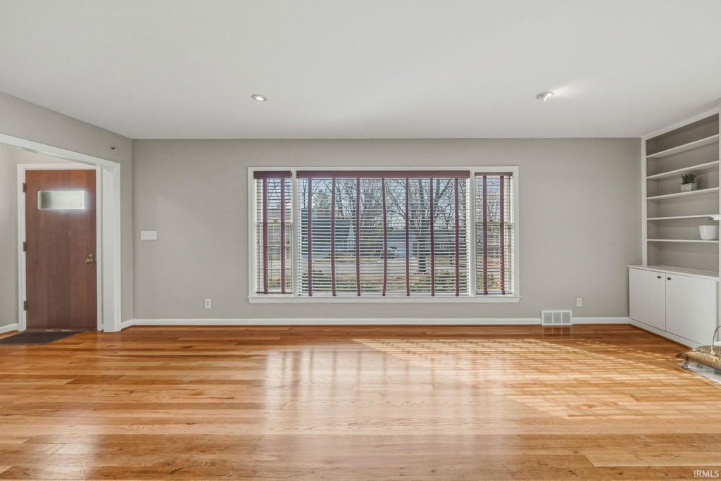 Photo of 306 E Leslie Avenue, West Lafayette, IN 47906 (MLS # 202606679)