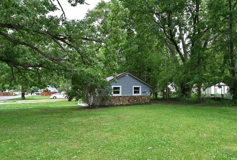 Tiny photo for 319 W 13Th Street, Winamac, IN 46996 (MLS # 202622589)
