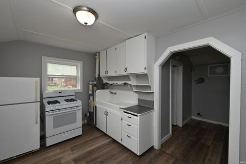 Tiny photo for 319 W 13Th Street, Winamac, IN 46996 (MLS # 202622589)