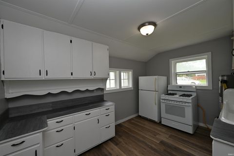 Tiny photo for 319 W 13Th Street, Winamac, IN 46996 (MLS # 202622589)