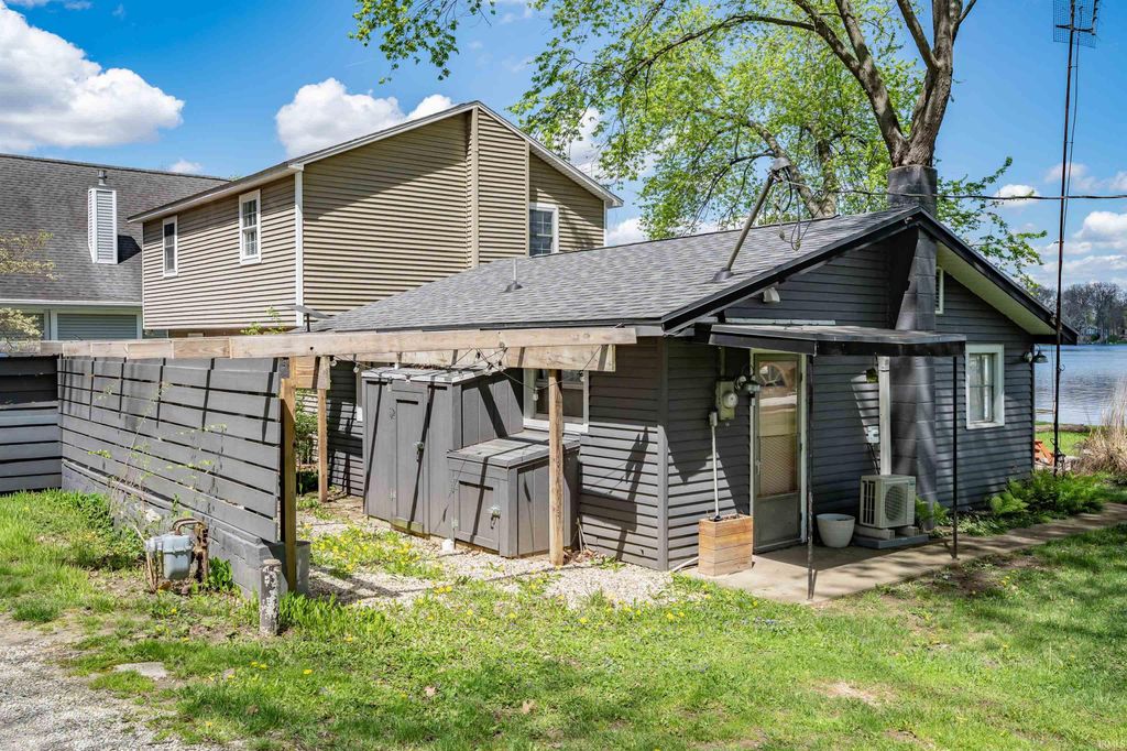 Photo of 218 Ems B60 Lane, Warsaw, IN 46582 (MLS # 202615097)