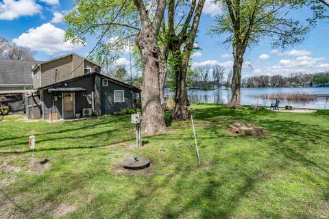 Tiny photo for 218 Ems B60 Lane, Warsaw, IN 46582 (MLS # 202615097)