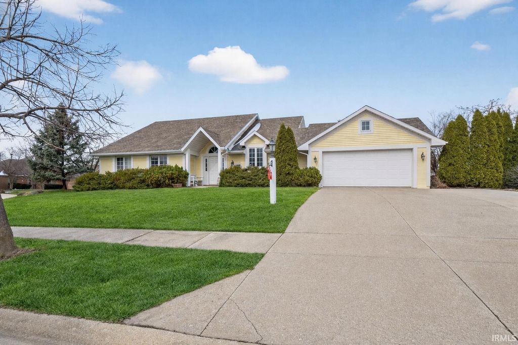 Photo of 10528 Foxtrot Court, Fort Wayne, IN 46814 (MLS # 202606061)