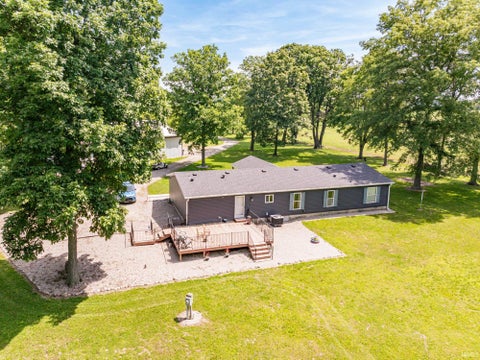 Tiny photo for 2070 W 200 S Road, Hartford City, IN 47348 (MLS # 202621908)