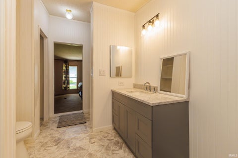 Tiny photo for 2070 W 200 S Road, Hartford City, IN 47348 (MLS # 202621908)