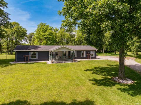 Photo of 2070 W 200 S Road, Hartford City, IN 47348 (MLS # 202621908)
