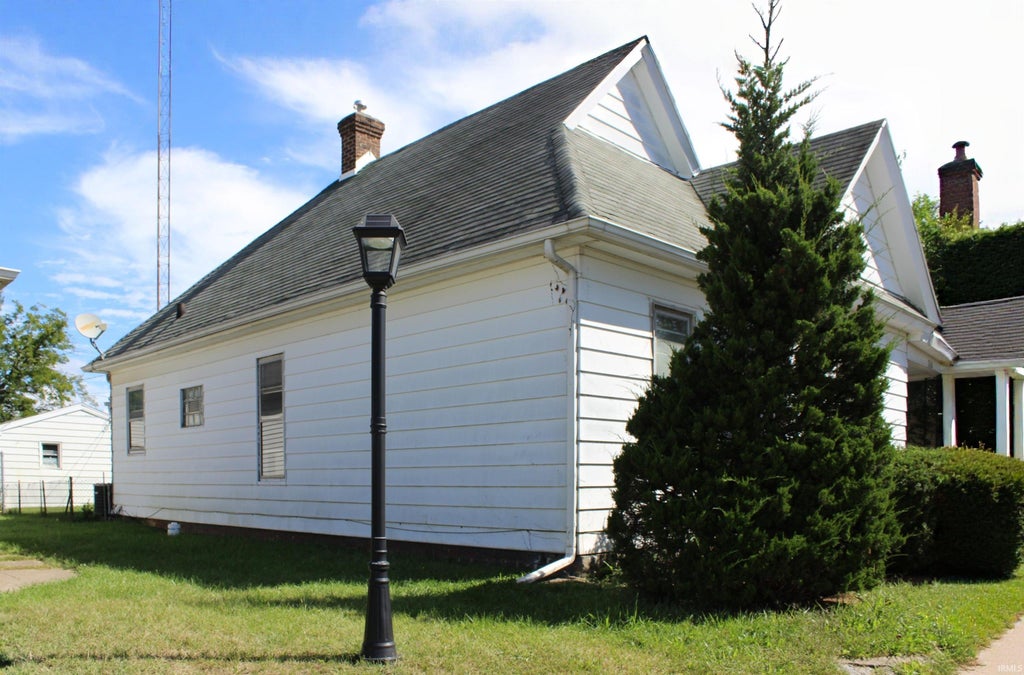 Photo of 710 Laporte Avenue, South Bend, IN 46628 (MLS # 202639793)