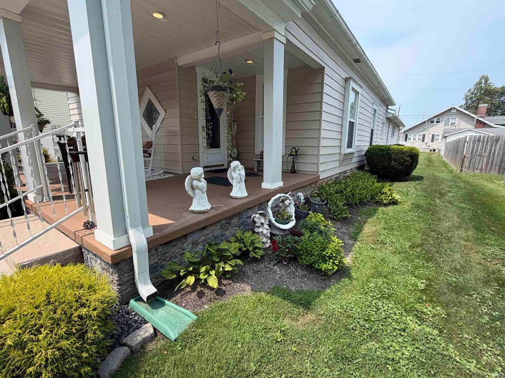 Photo of 1507 13th Street ST, Bedford, IN 47421 (MLS # 202633557)