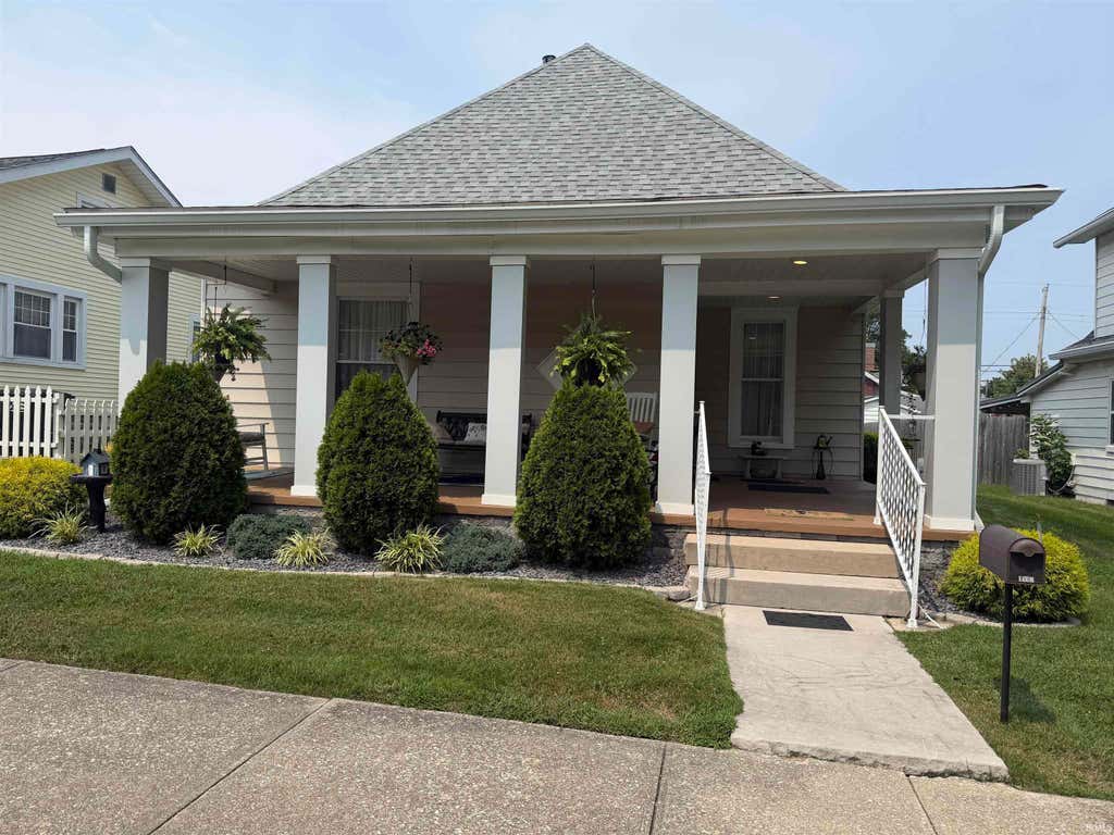 Photo of 1507 13th Street ST, Bedford, IN 47421 (MLS # 202633557)