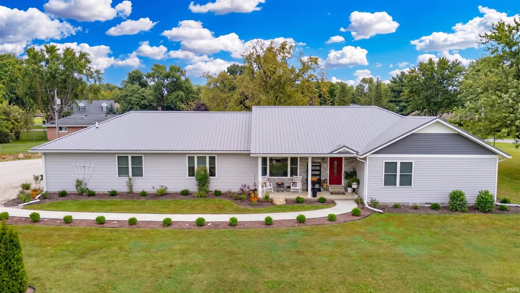 Photo of 3730 W County Road 325, Muncie, IN 47302 (MLS # 202639852)