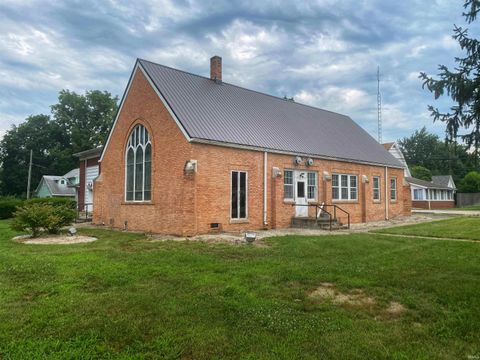 Photo of 108 E 2Nd Street, North Manchester, IN 46962 (MLS # 202537727)