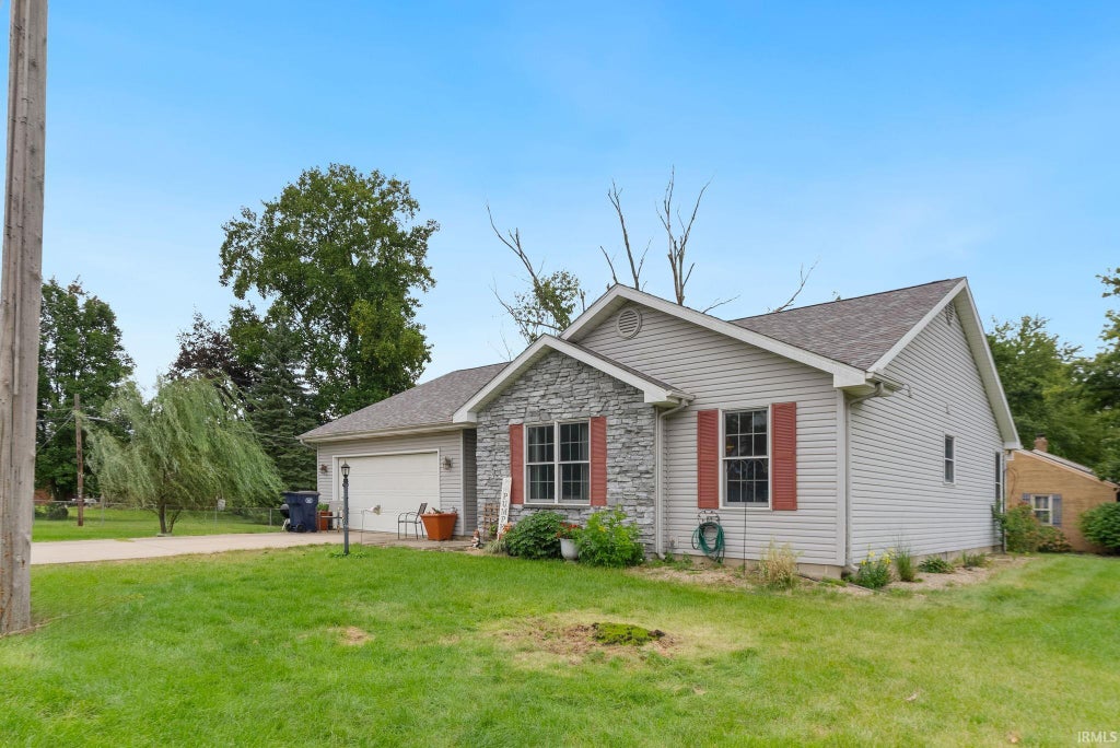 Photo of 125 Kincaid Street, Warsaw, IN 46580 (MLS # 202639341)