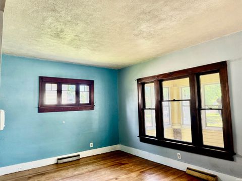 Tiny photo for 514 S Bluff Street, Monticello, IN 47960 (MLS # 202621000)