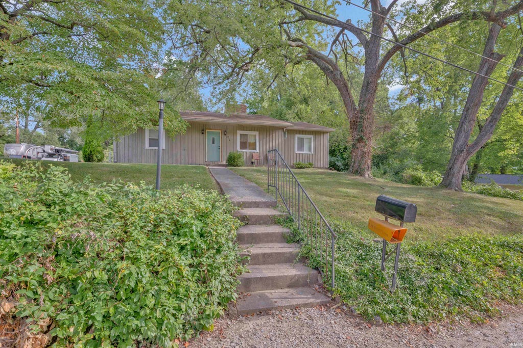 Photo of 216 Christ Road, Evansville, IN 47711 (MLS # 202637083)