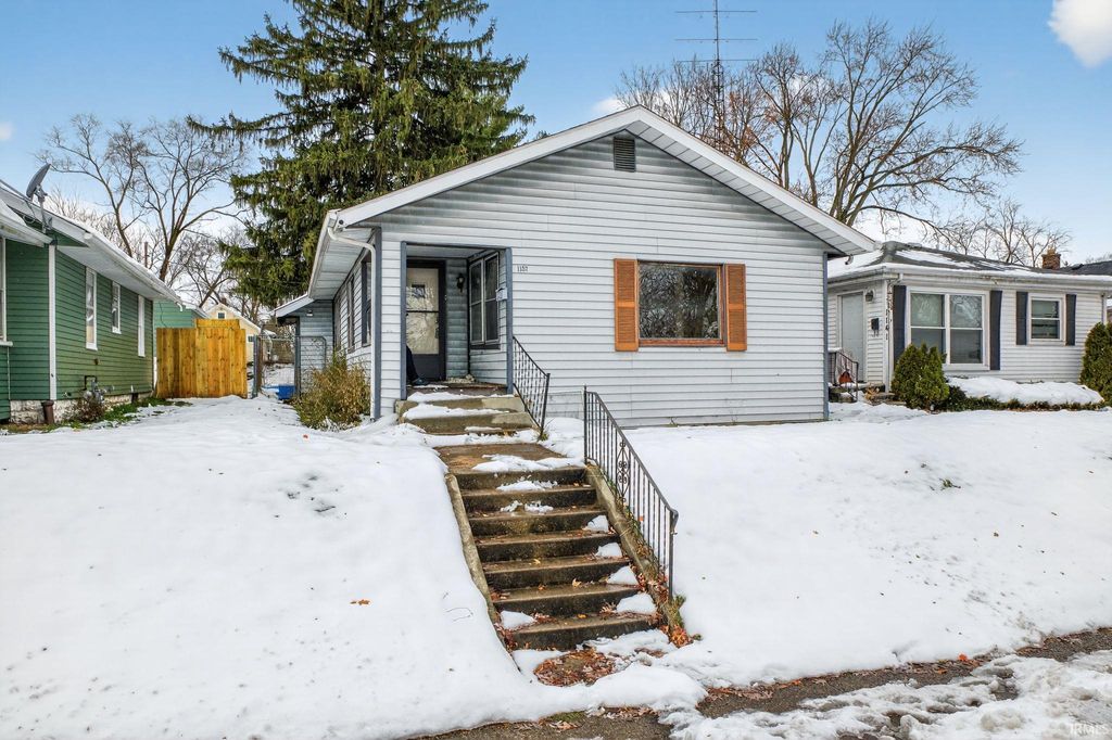 Photo of 1137 Wilber Street, South Bend, IN 46628 (MLS # 202548849)