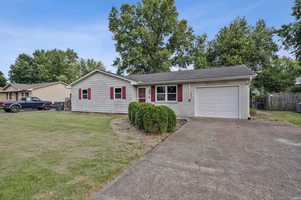Photo of 7601 E Gum Street, Evansville, IN 47715 (MLS # 202632191)
