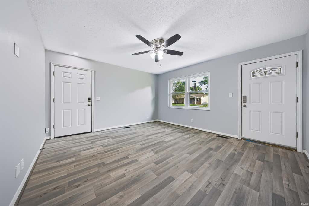 Photo of 7601 E Gum Street, Evansville, IN 47715 (MLS # 202632191)