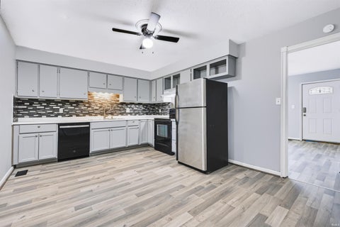 Tiny photo for 7601 E Gum Street, Evansville, IN 47715 (MLS # 202632191)