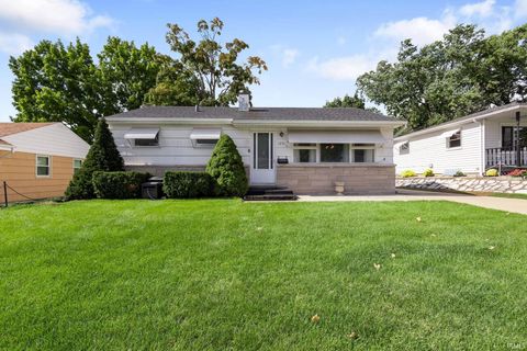 Photo of 1251 Sussex Drive, South Bend, IN 46628 (MLS # 202540924)