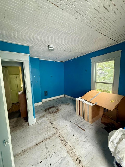Tiny photo for 118 S Race Street, Marion, IN 46952 (MLS # 202638884)