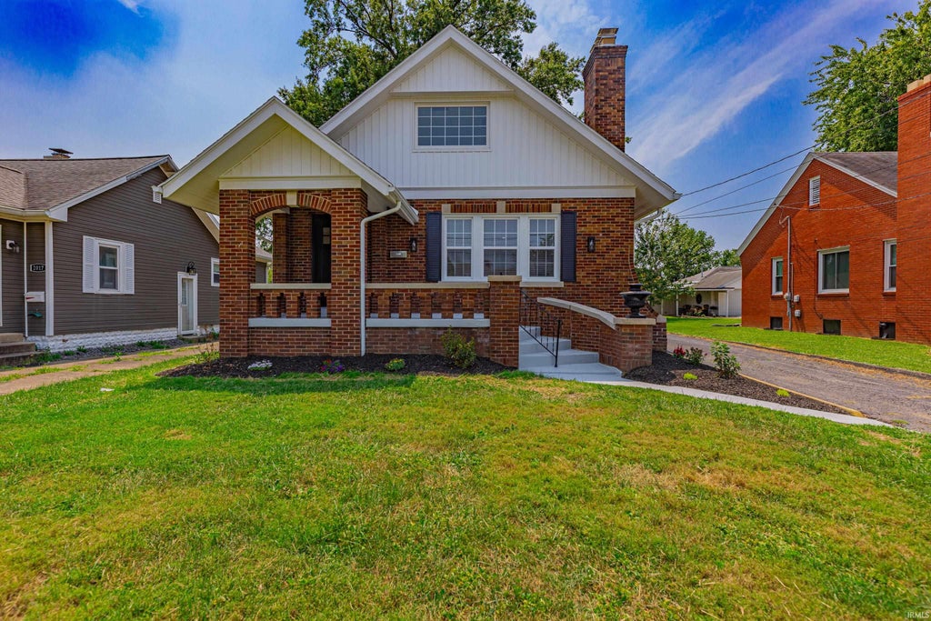 Photo of 2013 Vogel Road, Evansville, IN 47711 (MLS # 202632721)
